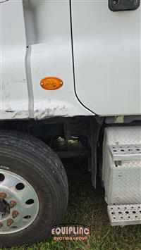 2013 Freightliner CASCADIA 6X4 T/A DAY CAB TRUCK