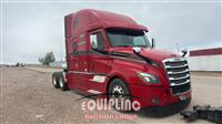 2019 Freightliner CASCADIA 6X4 T/A SLEEPER TRUCK