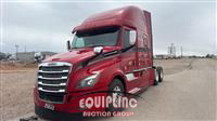 2019 Freightliner CASCADIA 6X4 T/A SLEEPER TRUCK