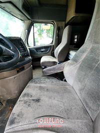 2016 Freightliner CASCADIA 6X4 T/A SLEEPER TRUCK