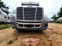 2016 Freightliner CASCADIA 6X4 T/A SLEEPER TRUCK