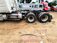 2016 Freightliner CASCADIA 6X4 T/A SLEEPER TRUCK