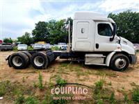 2016 Freightliner CASCADIA 6X4 T/A SLEEPER TRUCK