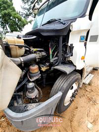 2016 Freightliner CASCADIA 6X4 T/A SLEEPER TRUCK