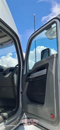 2022 Kenworth T680 6X4 T/A SLEEPER TRUCK TRA