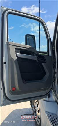 2022 Kenworth T680 6X4 T/A SLEEPER TRUCK TRA