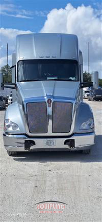 2022 Kenworth T680 6X4 T/A SLEEPER TRUCK TRA
