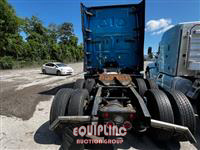 2019 Freightliner CASCADIA 6X4 T/A SLEEPER TRUCK