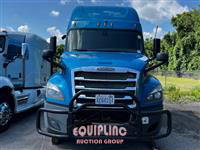 2019 Freightliner CASCADIA 6X4 T/A SLEEPER TRUCK