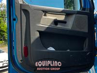 2019 Freightliner CASCADIA 6X4 T/A SLEEPER TRUCK