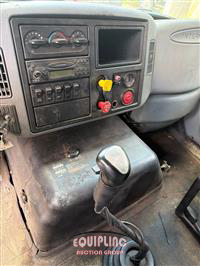 2006 International 7600 6X4 T/A GRAPPLE TRUCK