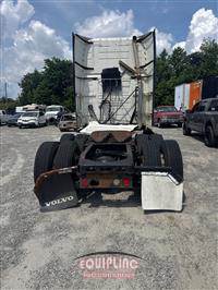 2011 VOLVO TRUCK VNL