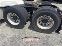 2011 VOLVO TRUCK VNL