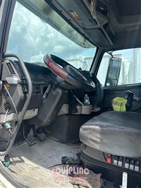 2011 VOLVO TRUCK VNL