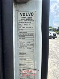 2011 VOLVO TRUCK VNL
