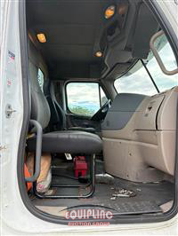 2011 Freightliner CASCADIA