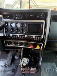 2019 Kenworth W900 6X4 T/A SLEEPER TRUCK TRA