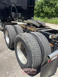 2016 Peterbilt 579 6X4 T/A SLEEPER TRUCK TRAC