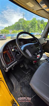 2020 Freightliner M2 4X2 S/A 26FT CDL REQUIRED B