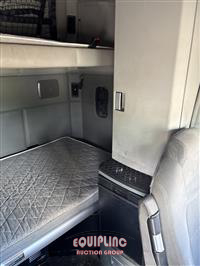 2019 Kenworth T680 6X4 T/A SLEEPER TRUCK TRA