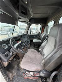 2015 Freightliner CASCADIA 6X4 T/A DAY CAB TRUCK