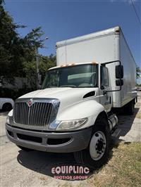 2019 International 4300 4X2 S/A 26FT NON CDL BOX 