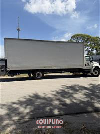 2019 International 4300 4X2 S/A 26FT NON CDL BOX 