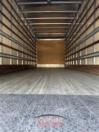 2019 International 4300 4X2 S/A 26FT NON CDL BOX 