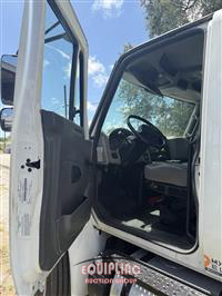 2019 International 4300 4X2 S/A 26FT NON CDL BOX 
