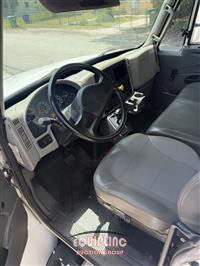 2019 International 4300 4X2 S/A 26FT NON CDL BOX 