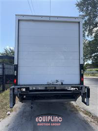 2019 International 4300 4X2 S/A 26FT NON CDL BOX 