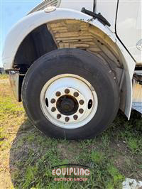 2020 Freightliner M2 4X2 S/A 26FT NON CDL BOX TR