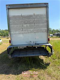 2020 Freightliner M2 4X2 S/A 26FT NON CDL BOX TR