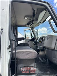 2019 International 4300 4X2 S/A 26FT NON CDL BOX 