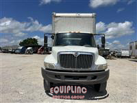 2019 International 4300 4X2 S/A 26FT NON CDL BOX 