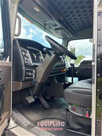 2024 Kenworth W900 6X4 T/A DAY CAB TRUCK TRA