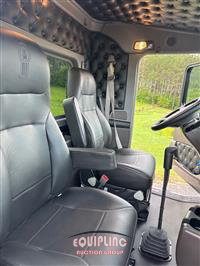 2024 Kenworth W900 6X4 T/A DAY CAB TRUCK TRA