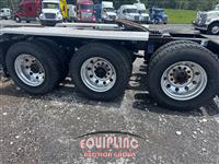 2023 Peterbilt 