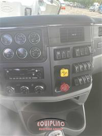 2023 Peterbilt 