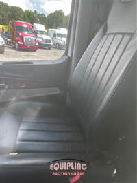 2023 Peterbilt 