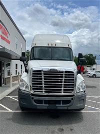 2017 Freightliner CASCADIA 125 6X4 T/A SLEEPER T