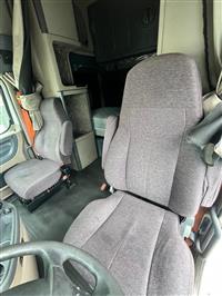 2017 Freightliner CASCADIA 125 6X4 T/A SLEEPER T
