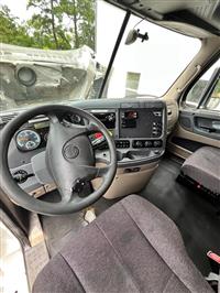2017 Freightliner CASCADIA 125 6X4 T/A SLEEPER T
