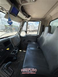 2018 International 4300 4X2 S/A 26FT NON CDL BOX 