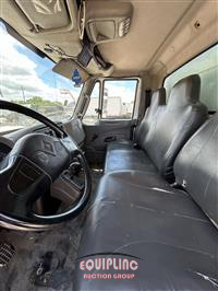 2018 International 4300 4X2 S/A 26FT NON CDL BOX 
