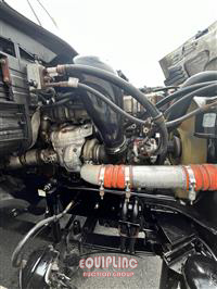 2017 Freightliner CASCADIA 6X4 T/A SLEEPER TRUCK