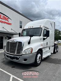 2017 Freightliner CASCADIA 6X4 T/A SLEEPER TRUCK