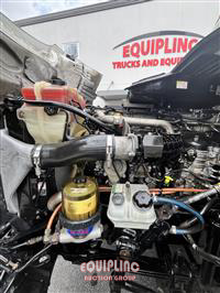 2017 Freightliner CASCADIA 6X4 T/A SLEEPER TRUCK