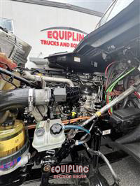 2017 Freightliner CASCADIA 6X4 T/A SLEEPER TRUCK