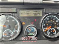 2017 Freightliner CASCADIA 6X4 T/A SLEEPER TRUCK